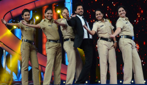 Shah Rukh Khan performing at Umang 2016