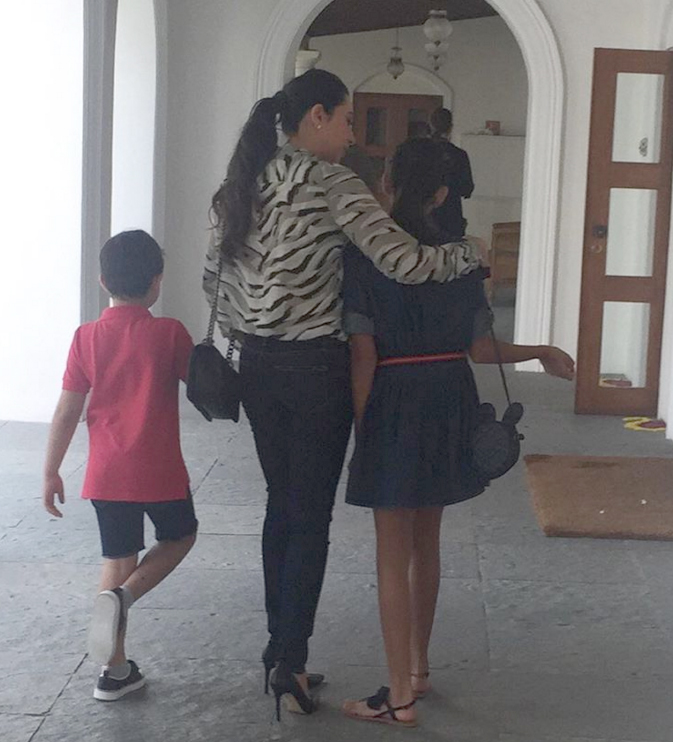 Karisma Kapoor with her kids. Image Courtesy: Instagram