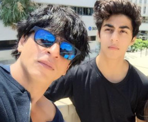 Shah Rukh Khan, Aryan Khan. Image Courtesy: Twitter