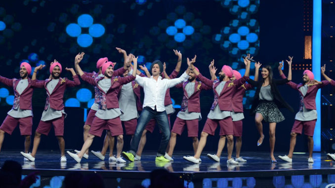 Hrithik Roshan does Bhangra on the sets of Dance+