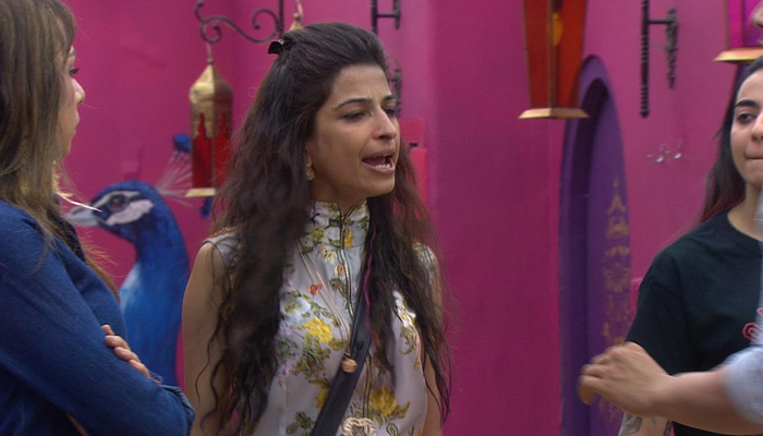Priyanka argues with the contestants for nominating her