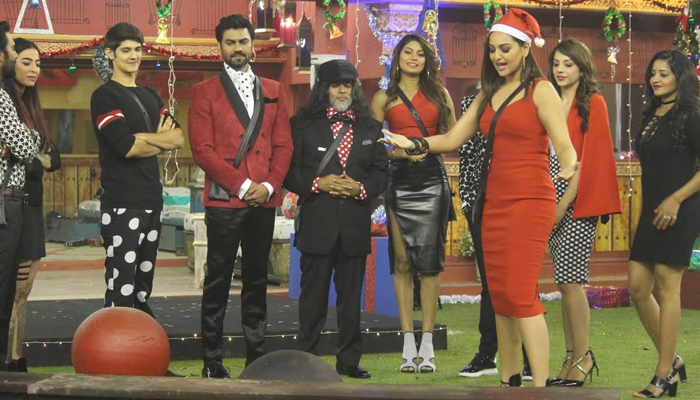 Sonakshi Sinha with the contestants inside the Bigg Boss house