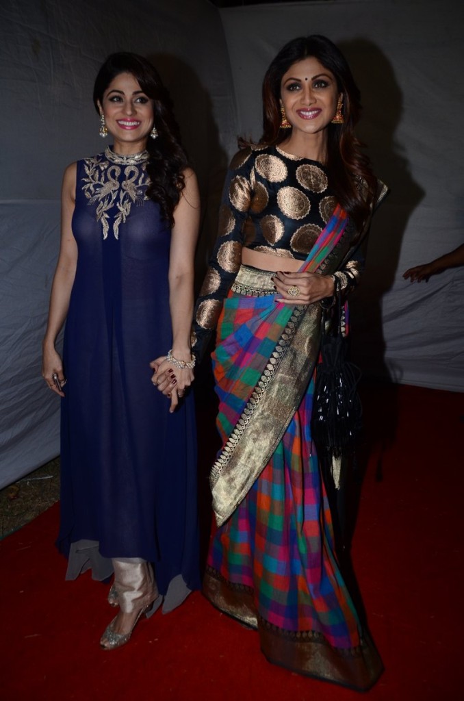 Shamita Shetty, Shilpa Shetty at Umang 2016