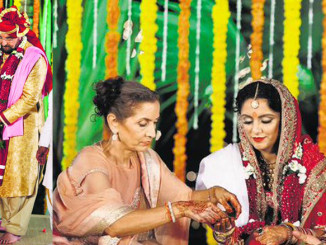 Kabir Bedi, Parveen Dusanj wedding image courtesy: Kabir Bedi's Twitter account
