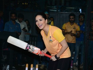 Sunny Leone tries a hand at batting