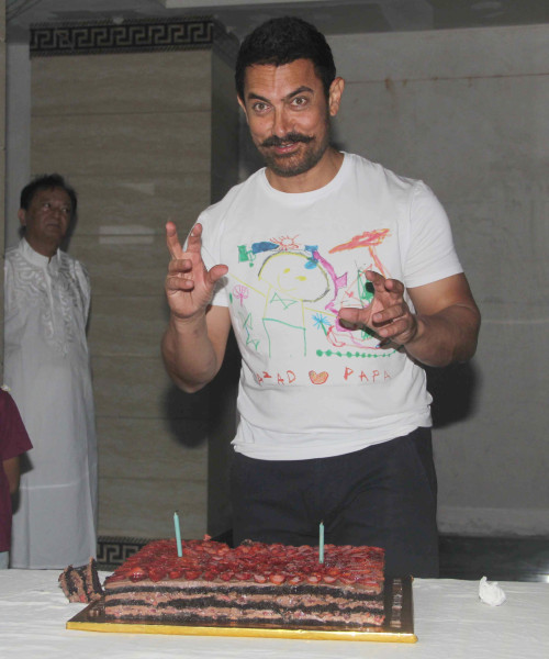 Aamir Khan celebrates his 51st birthday in Mumbai