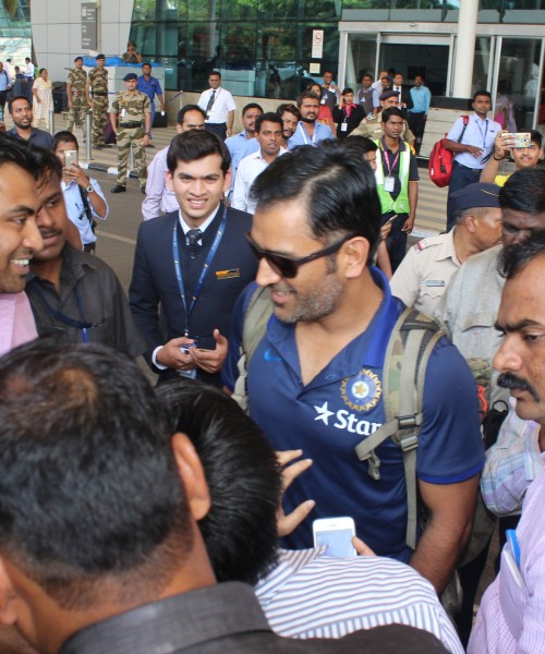 MS Dhoni at the airport