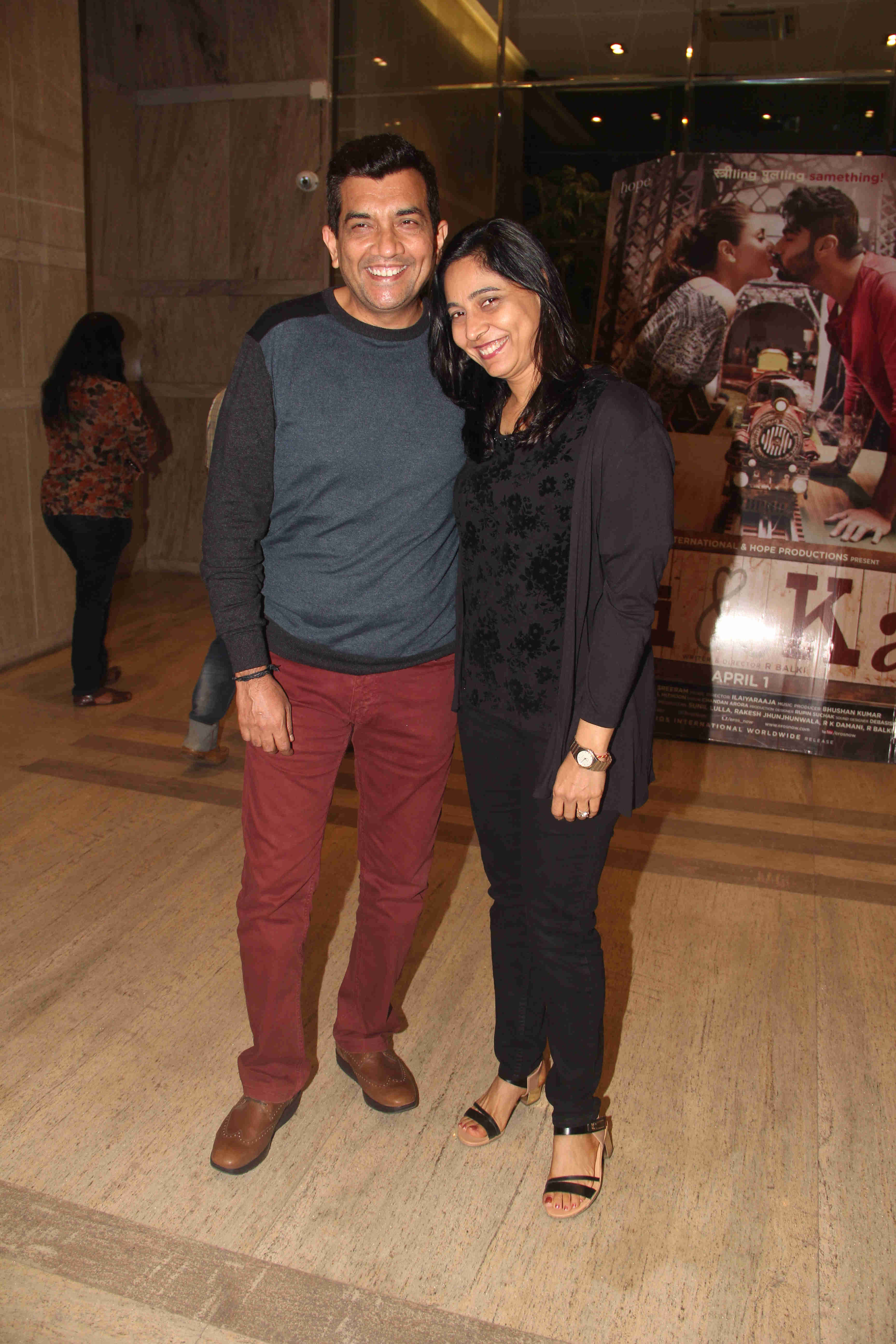Sanjeev Kapoor With Wife 