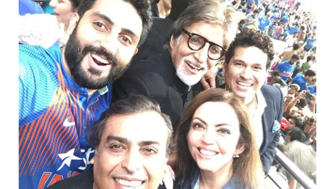Abhishek Bachchan, Amitabh Bachchan, Sachin Tendulkar, Nita and Mukesh Ambani enjoying the match in Kolkata
