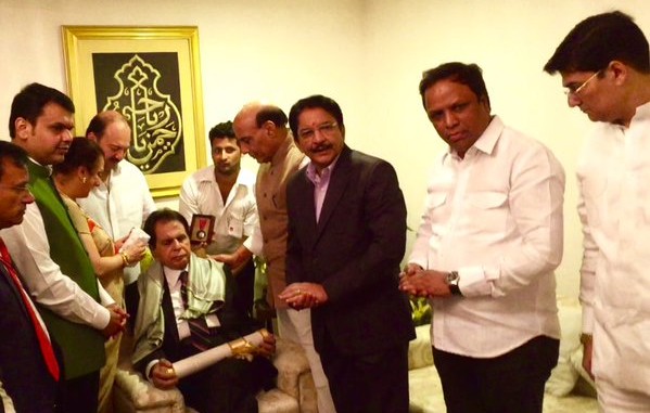 Dilip Kumar receives Padma Vibhushan in 2015