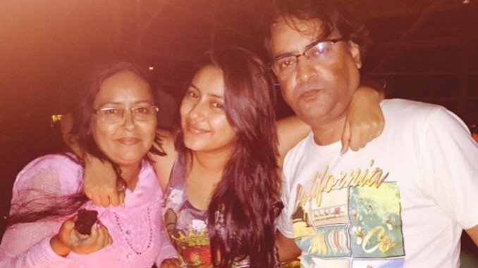 Pratyusha Banerjee with her parents. Image Courtesy: Instagram