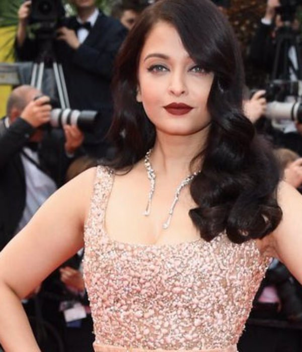 Aishwarya Rai Bachchan at Cannes 2016 in Elie Saab gown. Image Courtesy: Twitter