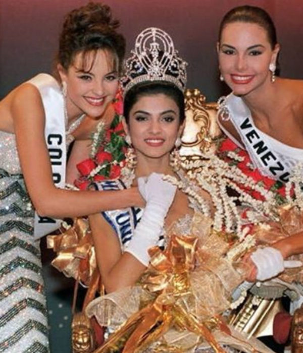 Sushmita Sen with runners up after being crowned Miss Universe in 1994