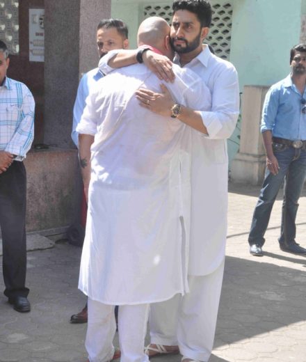 Abhishek Bachchan consoles Vikas Mohan’s son