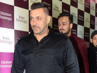 Salman Khan makes an early exit from Baba Siddique's Iftar party