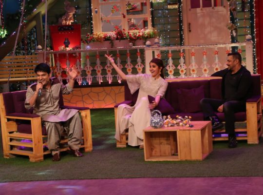 Kapil Sharma sings for Anushka and Salman on The Kapil Sharma Show