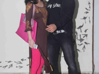 Sneha Ulla greets Salman Khan at Daisy Shah's play 'Begum Jaan'