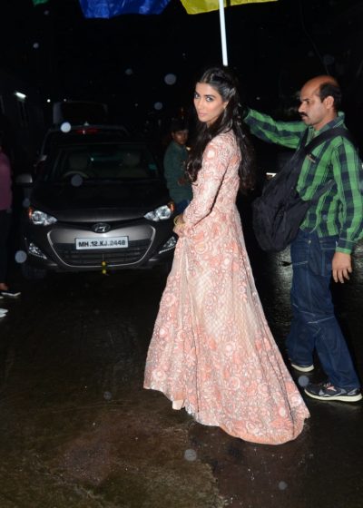 Pooja Hegde arrives amidst rains to shoot for The Kapil Sharma Show