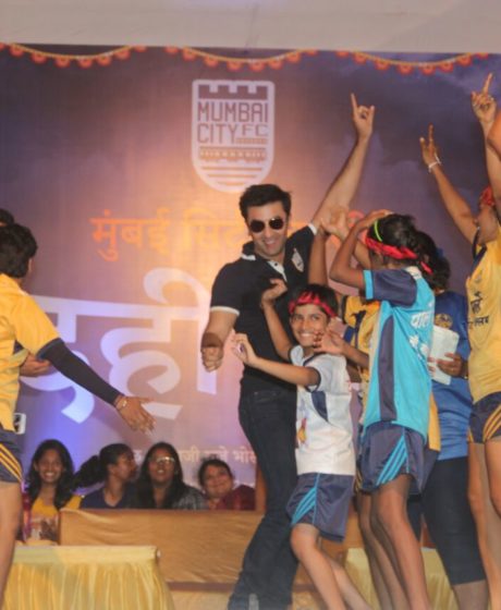 Ranbir Kapoor dances with kids at Dahi Handi celebrations in Mumbai