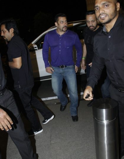 Salman Khan spotted at the airport, departs for Dubai