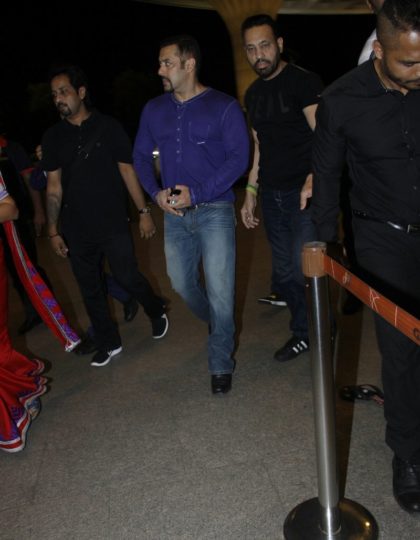 Salman Khan spotted at the airport, departs for Dubai