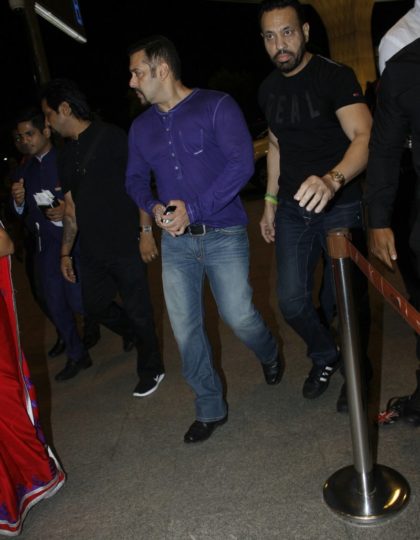 Salman Khan spotted at the airport, departs for Dubai