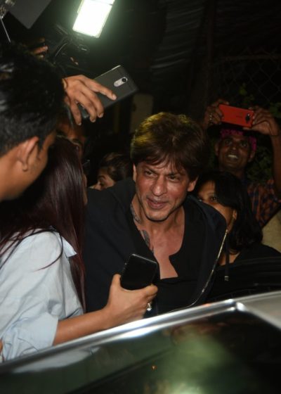 Shah Rukh Khan spotted with a new tattoo near his neck