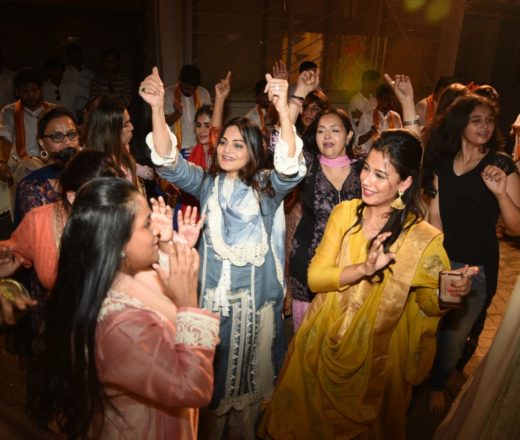 Alvira Khan dances during Salman Khan’s Ganpati visarjan