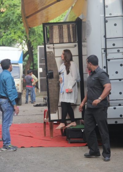 Kareena Kapoor Khan snapped post an advertisement shoot in Mehboob studios