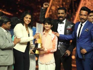 Sakshi Malik presents the Dance + trophy to Tanay Malhara