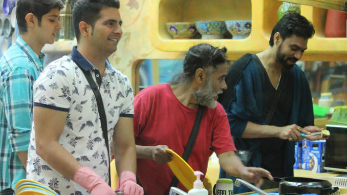 Bigg Boss 10 contestants enjoy a moment in the kitchen