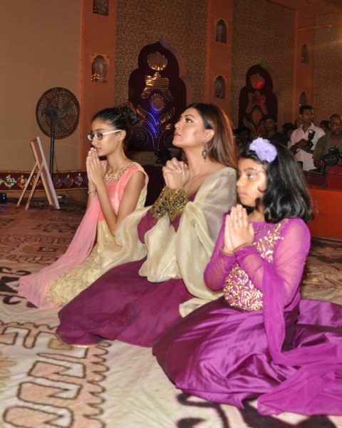 Sushmita Sen with her daughters Renee and Alisah