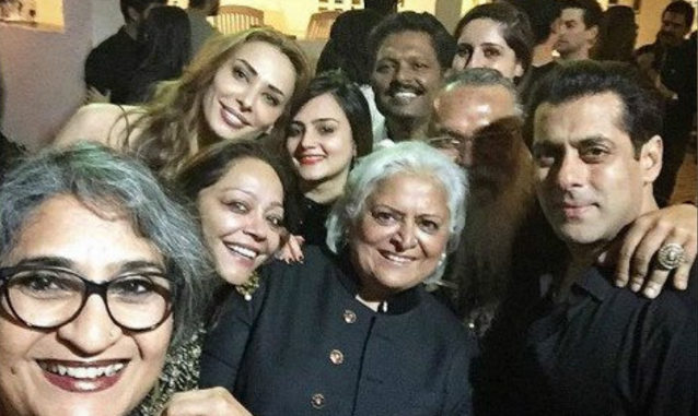 Iulia Vantur, Salman Khan, Shweta Rohira, Bina Kak at the party
