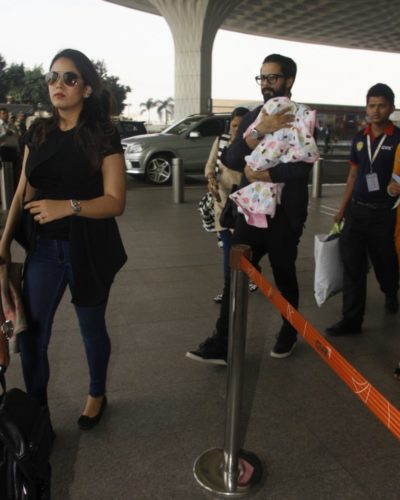 Mira Rajput, Shahid Kapoor with baby Misha