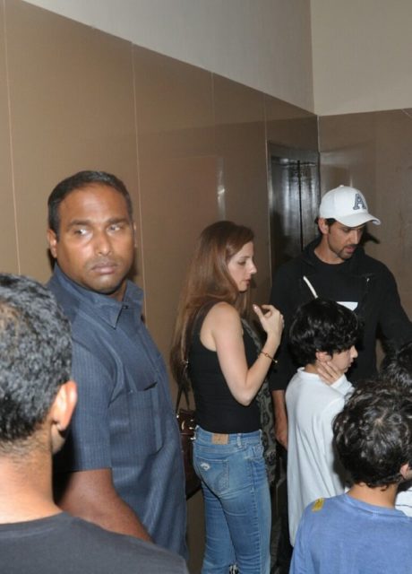 Sussanne Khan, Hrithik Roshan with the kids