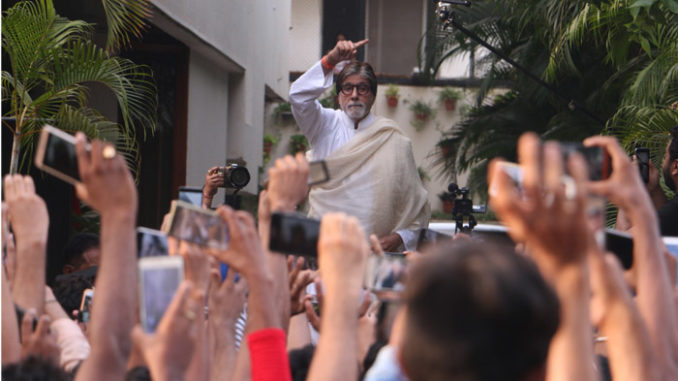 Amitabh Bachchan dances to Badumbaa