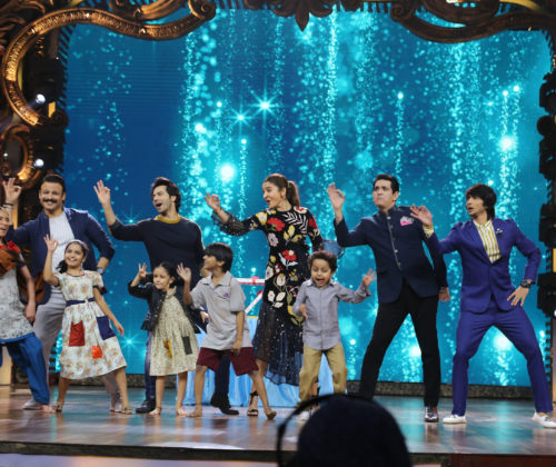 Anushka Sharma, Varun Dhawan, Vivek Oberoi, Shantanu Maheshwari and Omung Kumar with kids